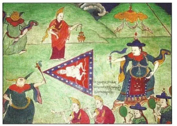 彩色绘画:中央一位红衣喇嘛手持香炉行伏魔法事,面前立着绘有小人像的红色三角形物,两侧多位盛装人物手持法器,其中两人吹奏长号。