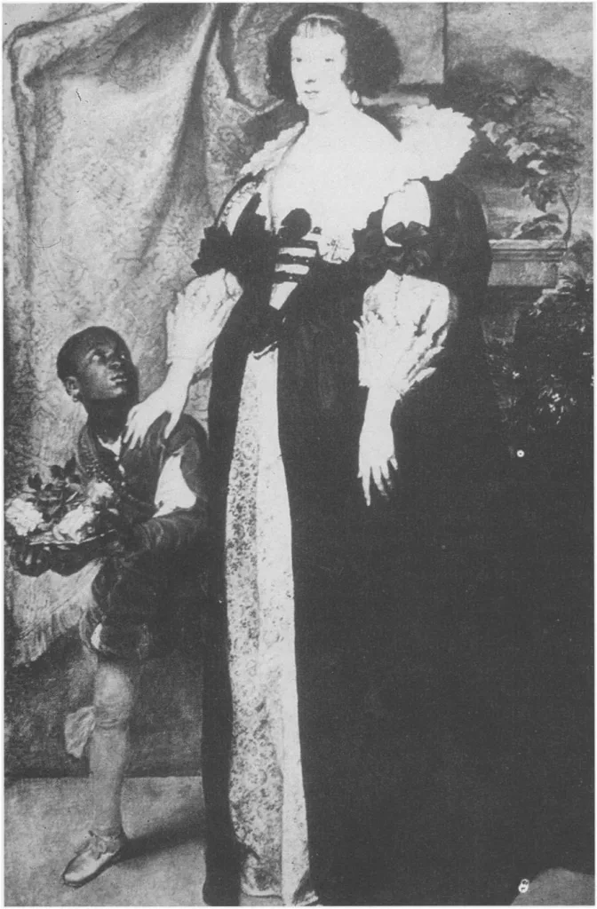 黑白翻印的全身油画像，一位身着华服的白人女性站立画面中央，脚边一名黑人男孩仰头望着她，脖颈戴着金属项圈，怀抱鲜花。