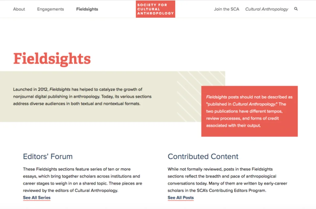 Fieldsights网站截图,红白配色风格与《文化人类学》网站一致,左侧文字块介绍栏目历史,右侧红色区块说明与期刊的区别,下方分为Editors Forum与Contributed Content两栏目录。